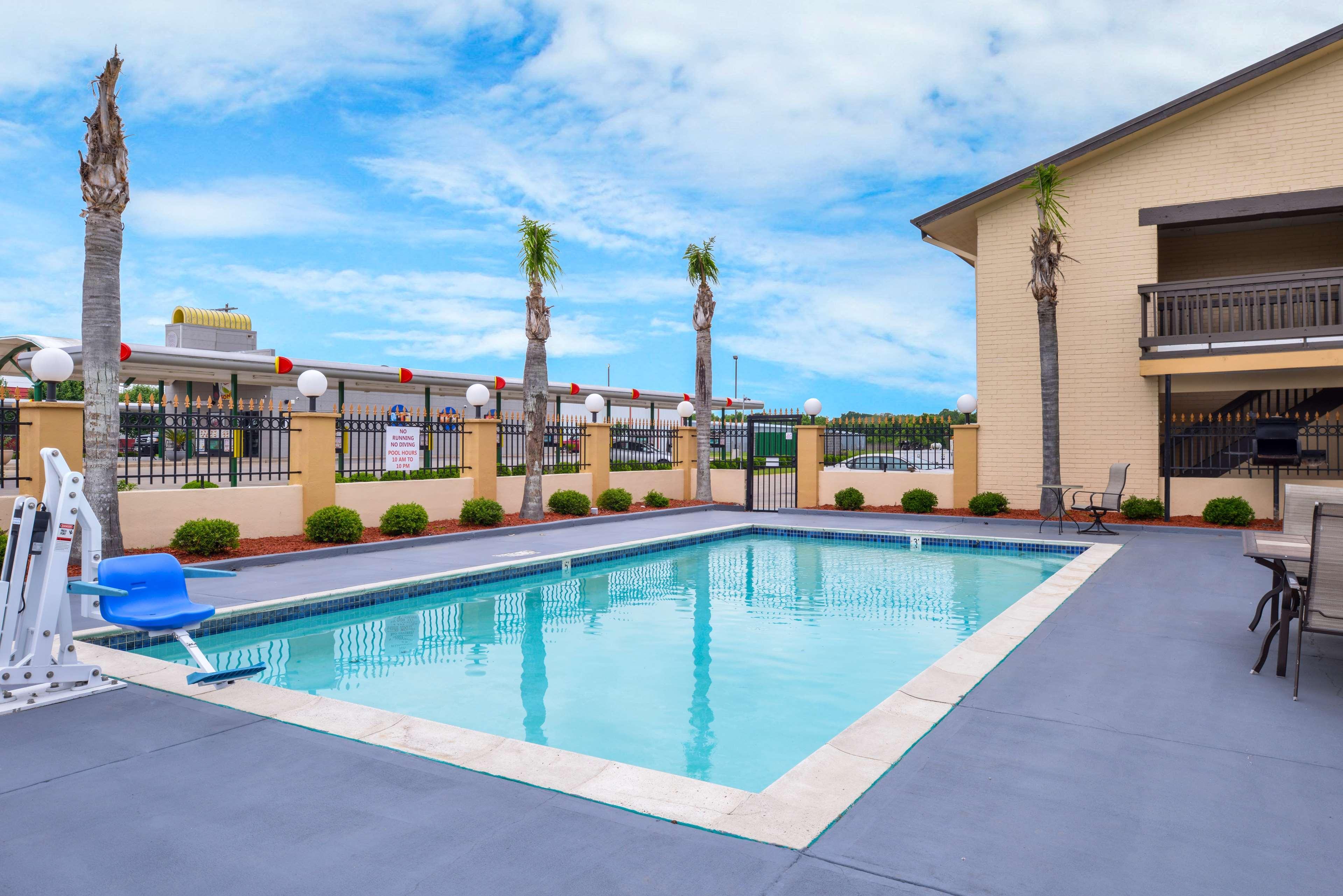 Americas Best Value Inn West Columbia Exterior foto