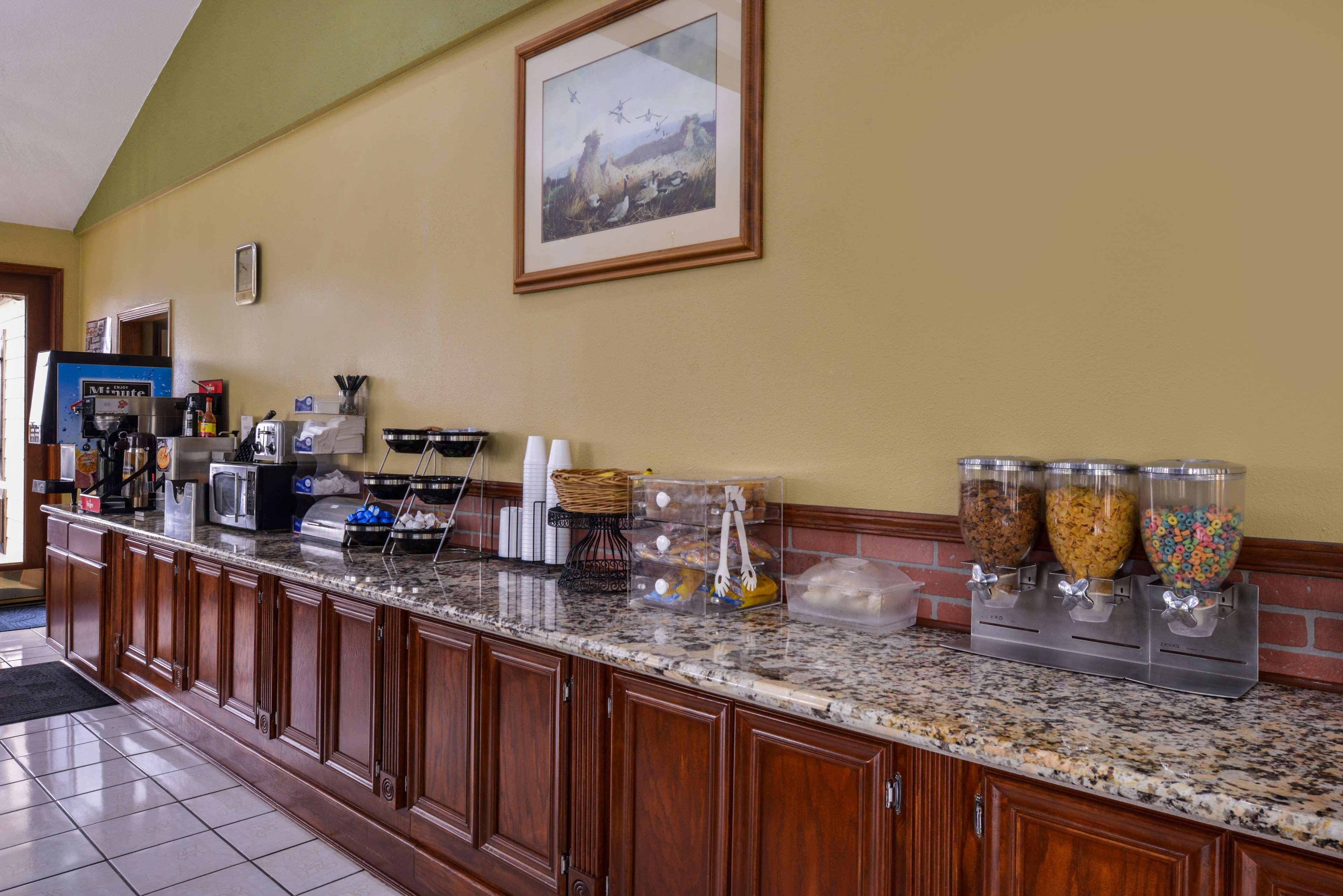 Americas Best Value Inn West Columbia Exterior foto