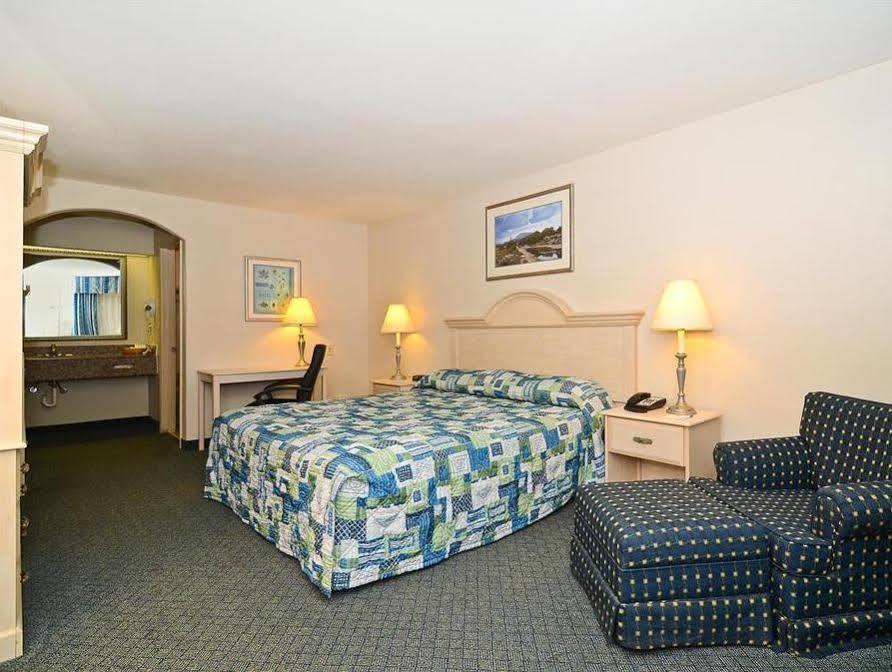 Americas Best Value Inn West Columbia Exterior foto