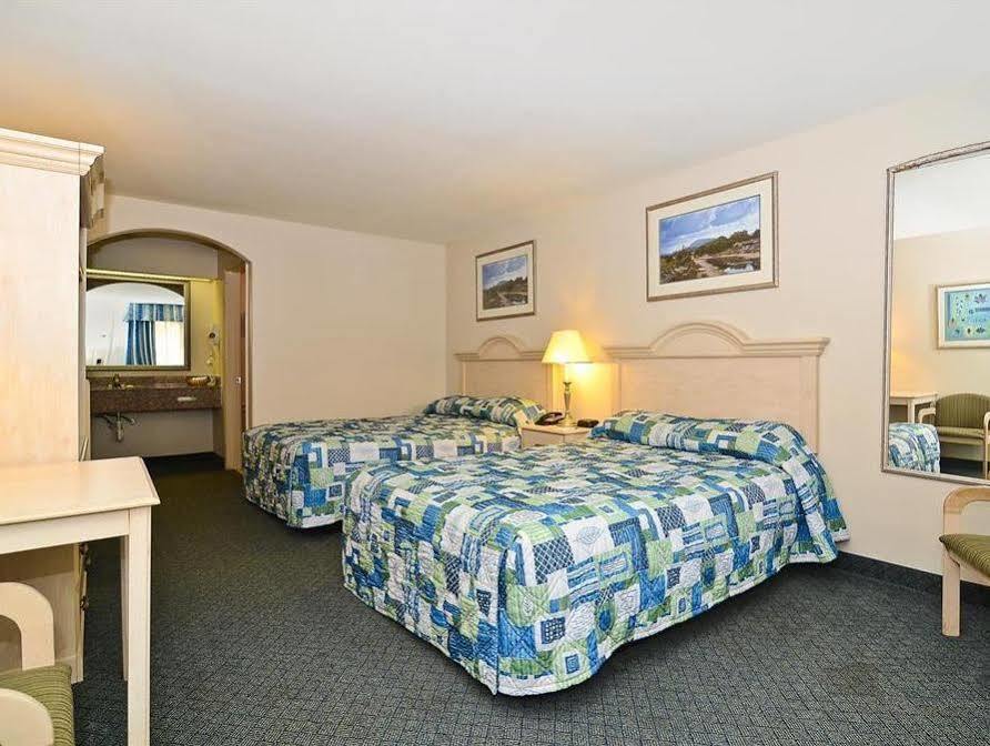 Americas Best Value Inn West Columbia Exterior foto